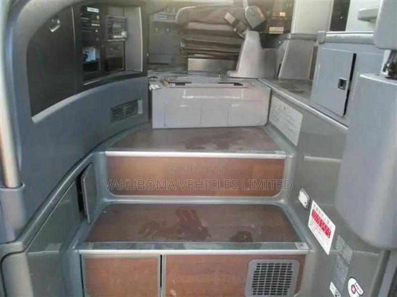 Isuzu Executive Bus 2009 White