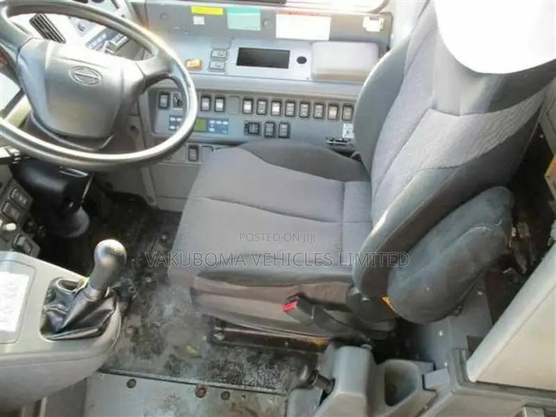 Isuzu Executive Bus 2009 White