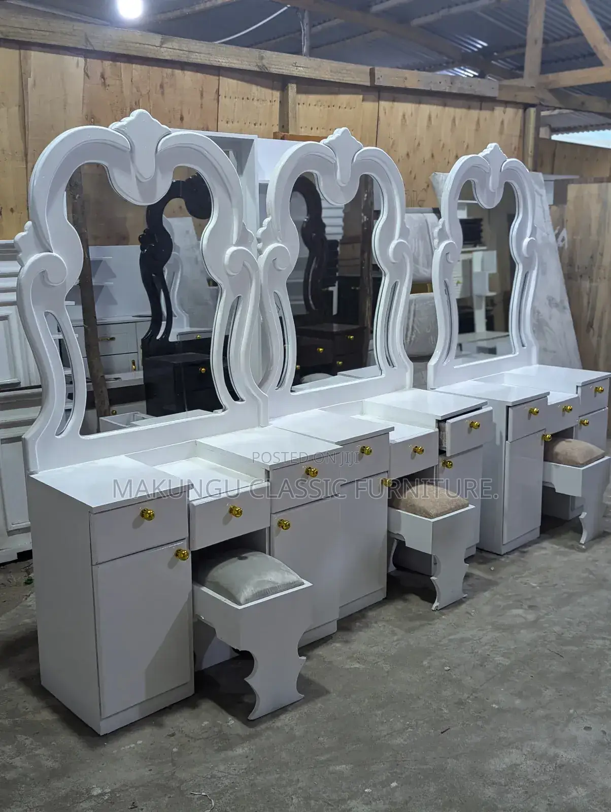 Modern - Dressing Table Ya Kisasa