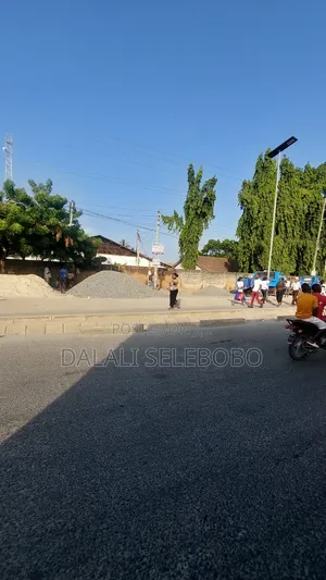1hecta It Look at Tarmac Mwenge Traffic Light