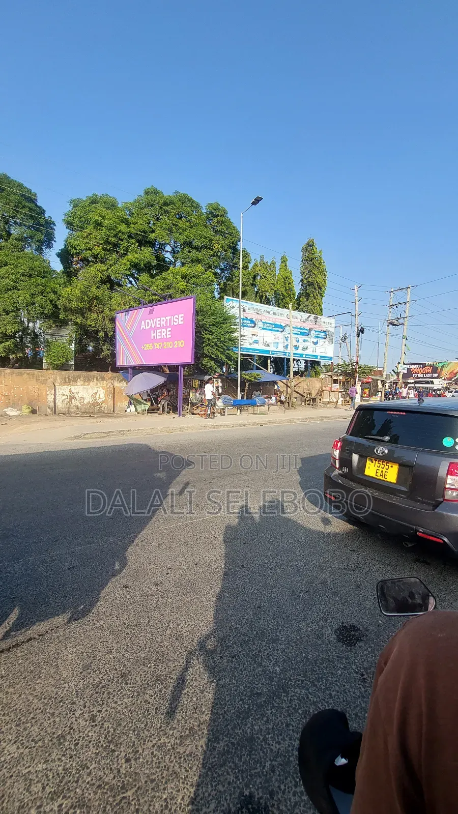1hecta It Look at Tarmac Mwenge Traffic Light