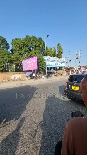1hecta It Look at Tarmac Mwenge Traffic Light