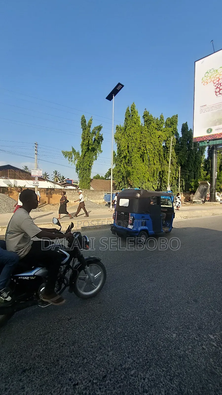 1hecta It Look at Tarmac Mwenge Traffic Light