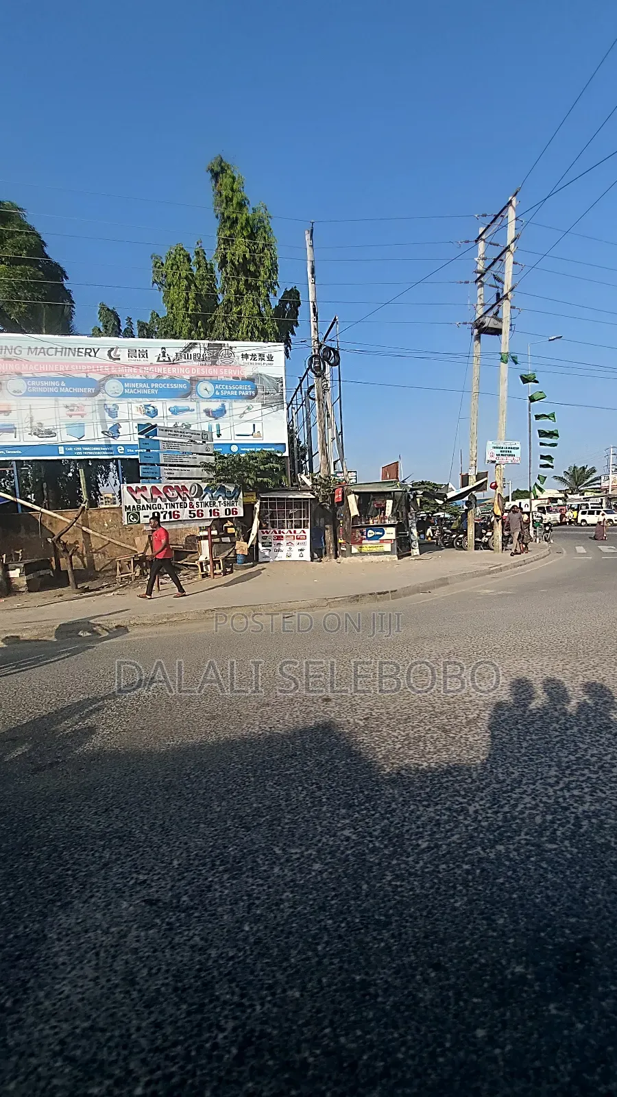 1hecta It Look at Tarmac Mwenge Traffic Light