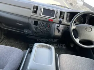 Toyota HiAce 2005 Silver