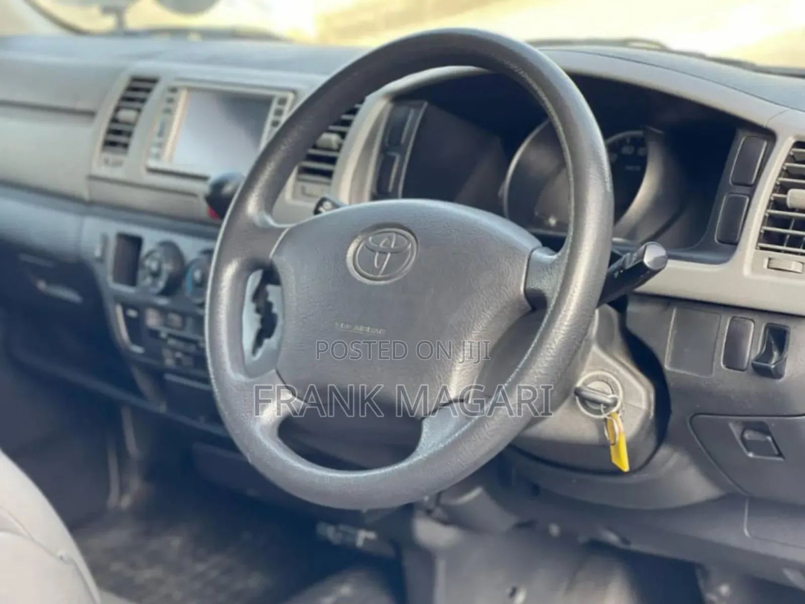 Toyota HiAce 2005 Silver