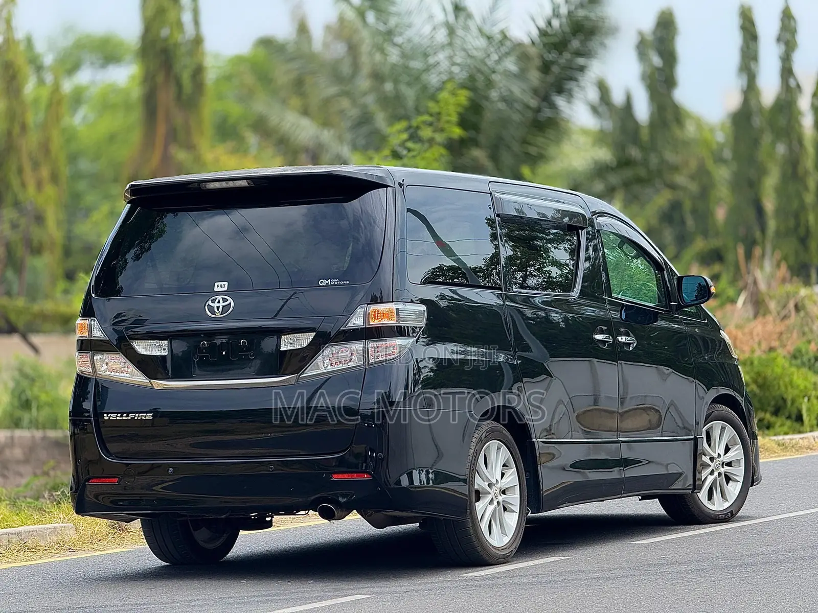 Toyota Vellfire 2010 Matt Black