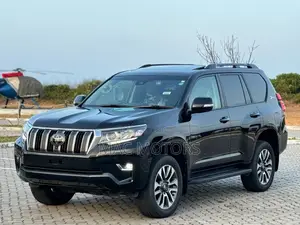 Toyota Land Cruiser Prado 2023 Matt Black