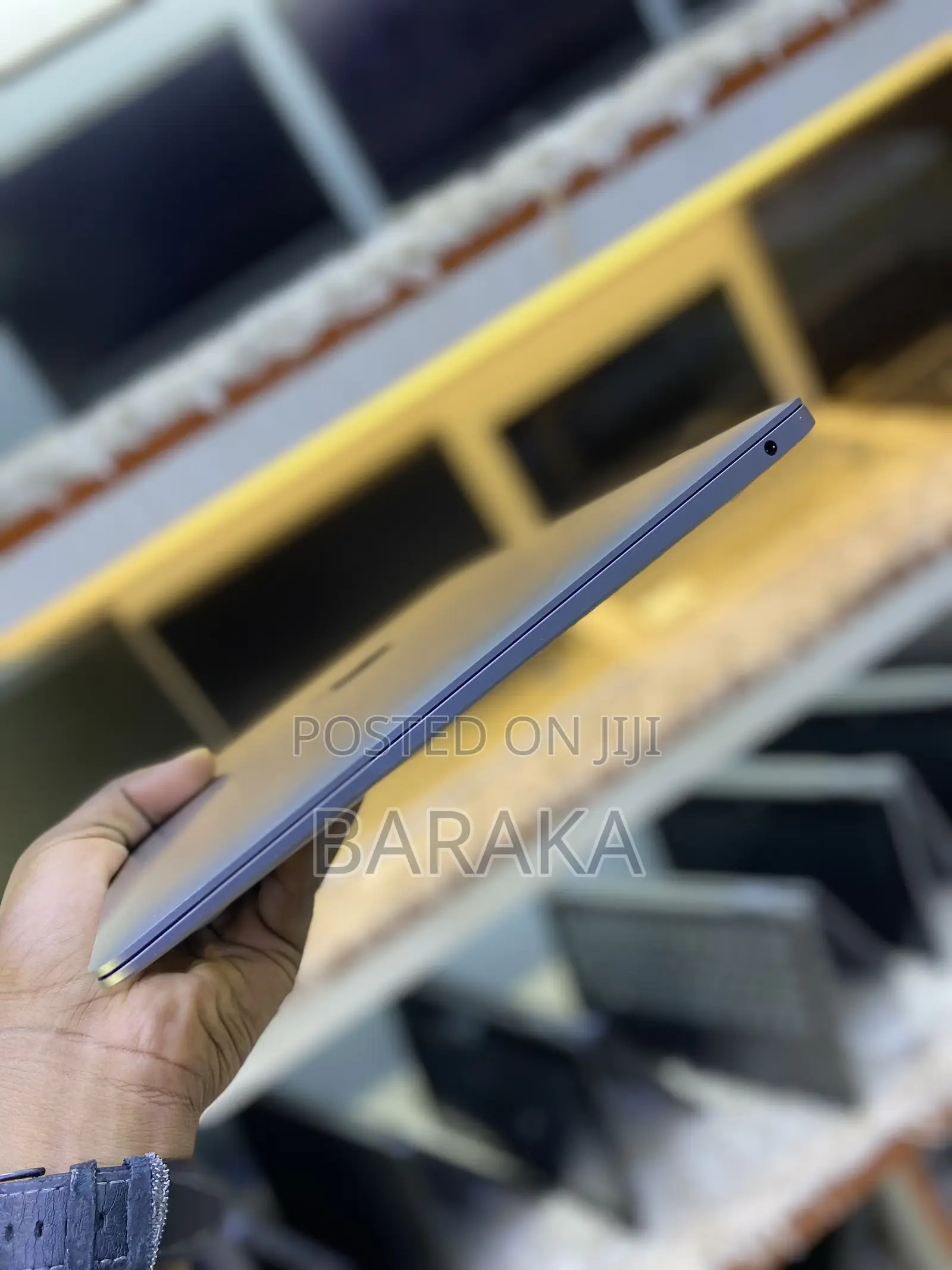 New Laptop Apple MacBook Air 2019 8GB Intel Core I5 SSD 128GB