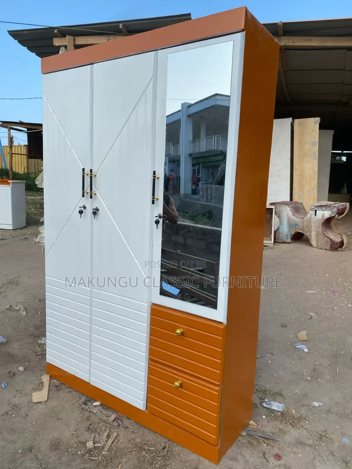 Kabati Milango Mitatu Maalumu Kwa Nguo