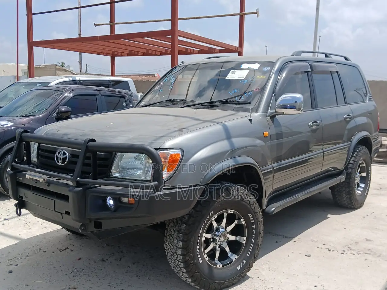 Toyota Land Cruiser HDJ 100 2001 Gray