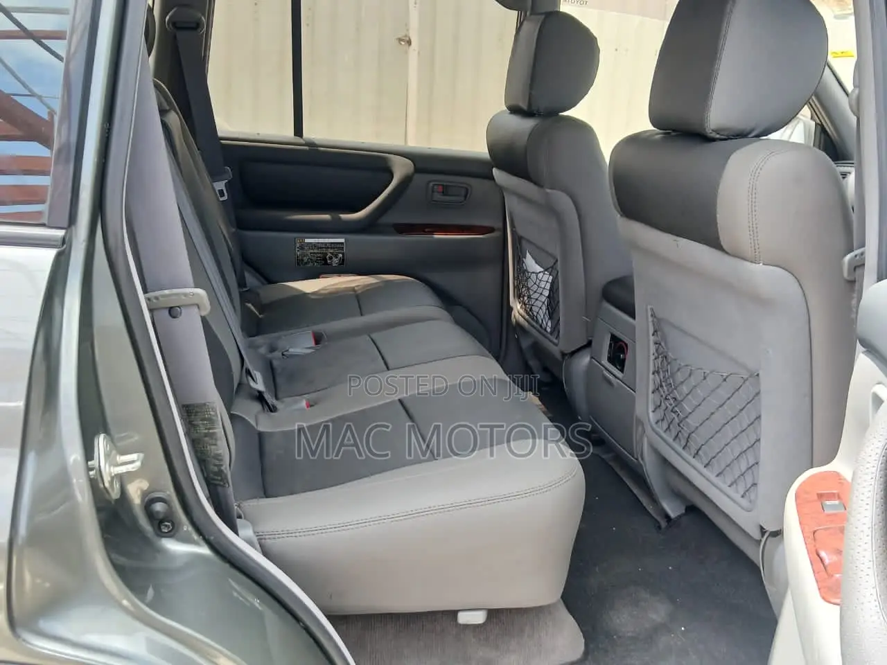 Toyota Land Cruiser HDJ 100 2001 Gray