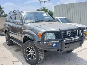 Toyota Land Cruiser HDJ 100 2001 Gray