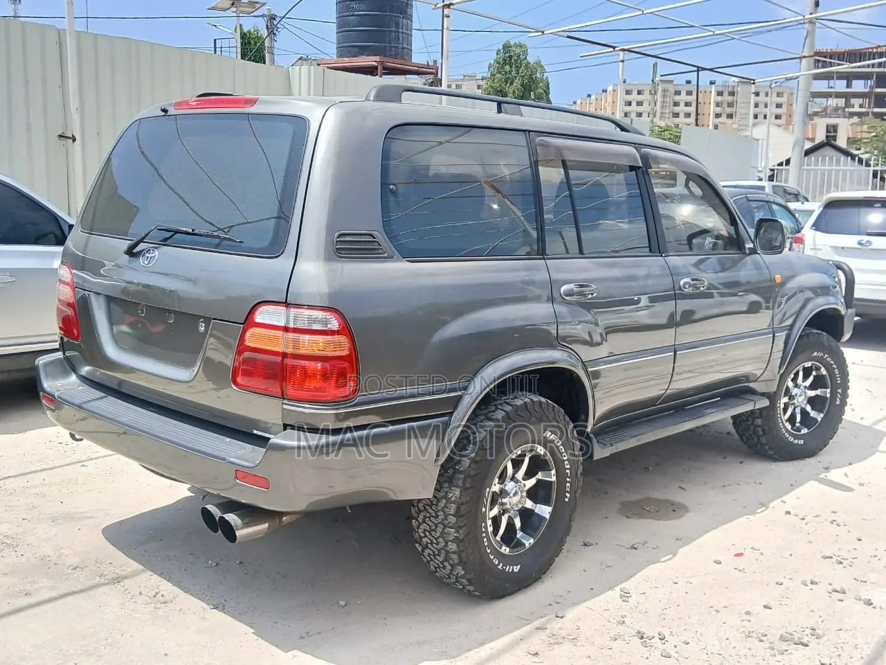 Toyota Land Cruiser HDJ 100 2001 Gray