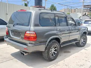 Toyota Land Cruiser HDJ 100 2001 Gray
