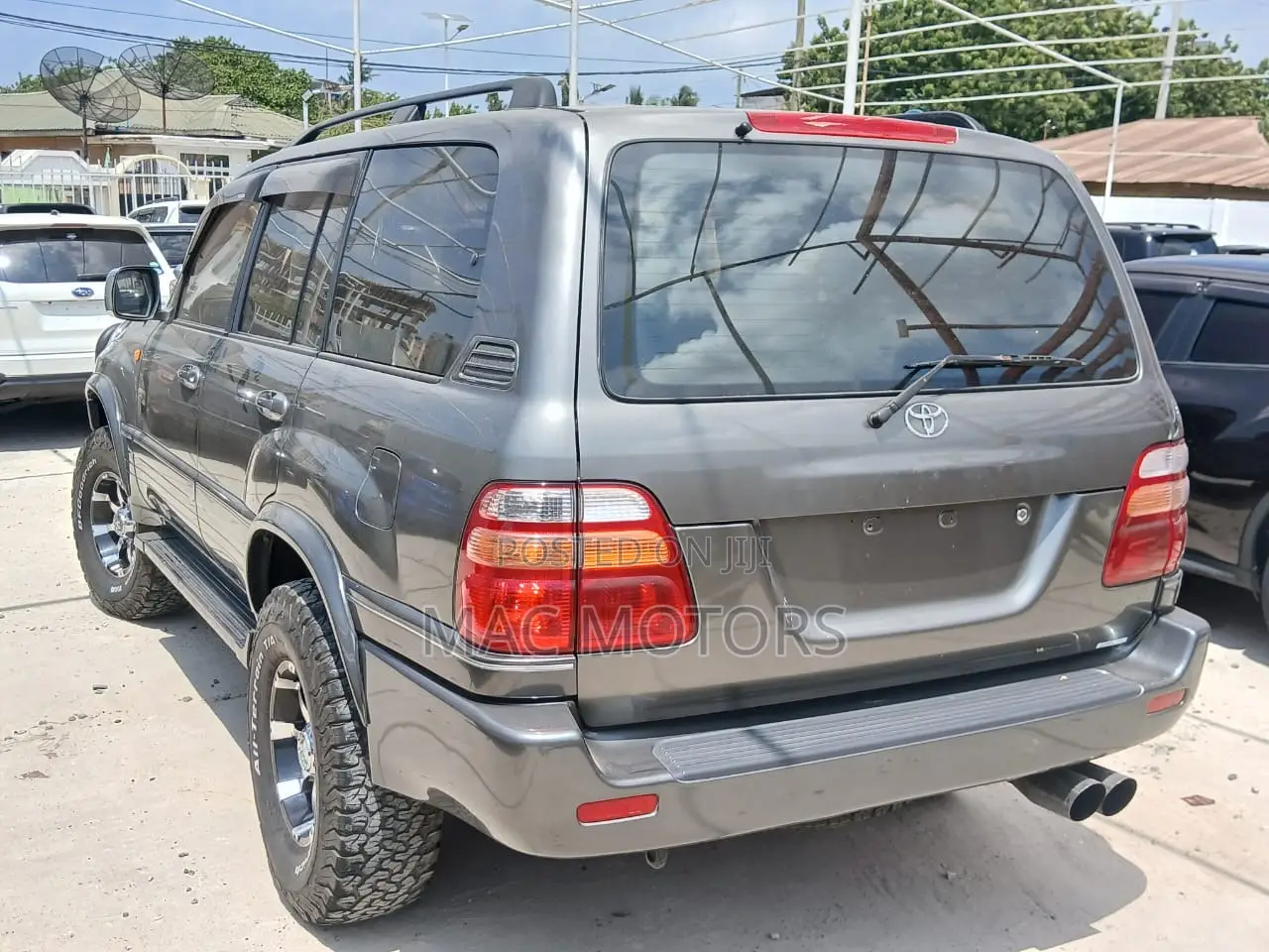 Toyota Land Cruiser HDJ 100 2001 Gray