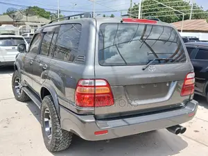 Toyota Land Cruiser HDJ 100 2001 Gray