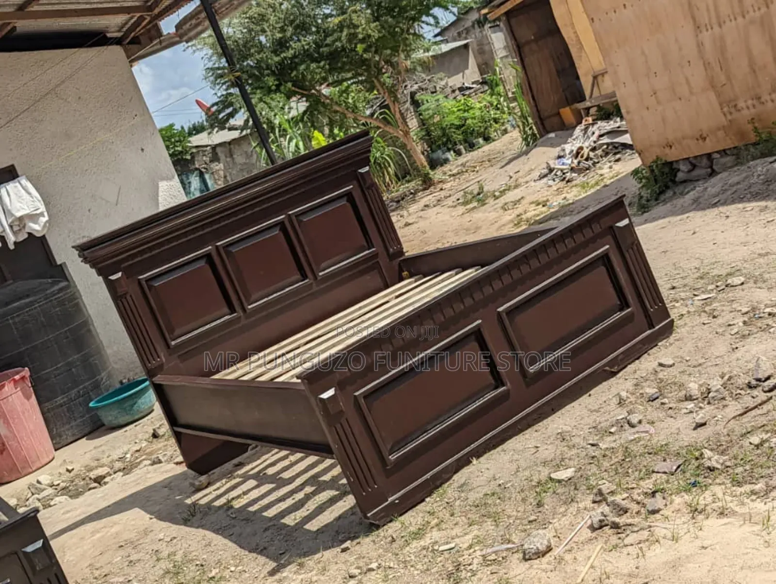 Kitanda Classic Sana Mbao Ngumu