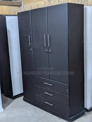 Kabati Milango Mitatu Jeusi