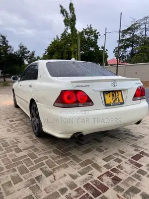 Toyota Crown Royale 2005 White