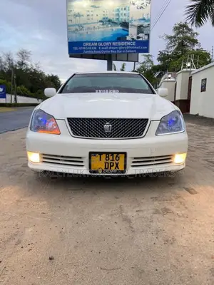 Toyota Crown Royale 2005 White