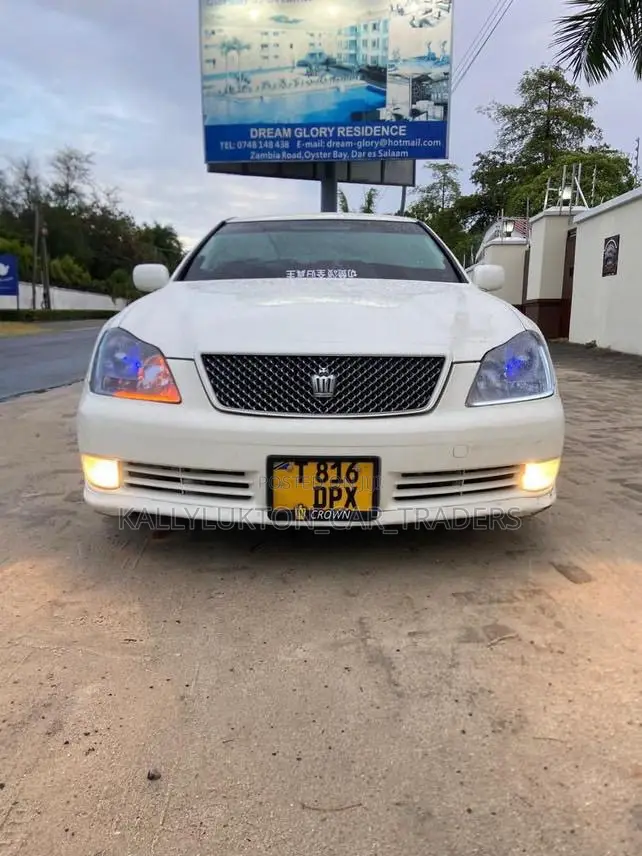 Toyota Crown Royale 2005 White