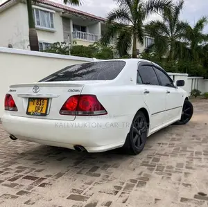 Toyota Crown Royale 2005 White