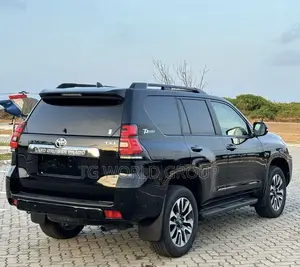 Toyota Land Cruiser Prado 2023 Black