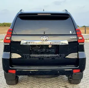 Toyota Land Cruiser Prado 2023 Black