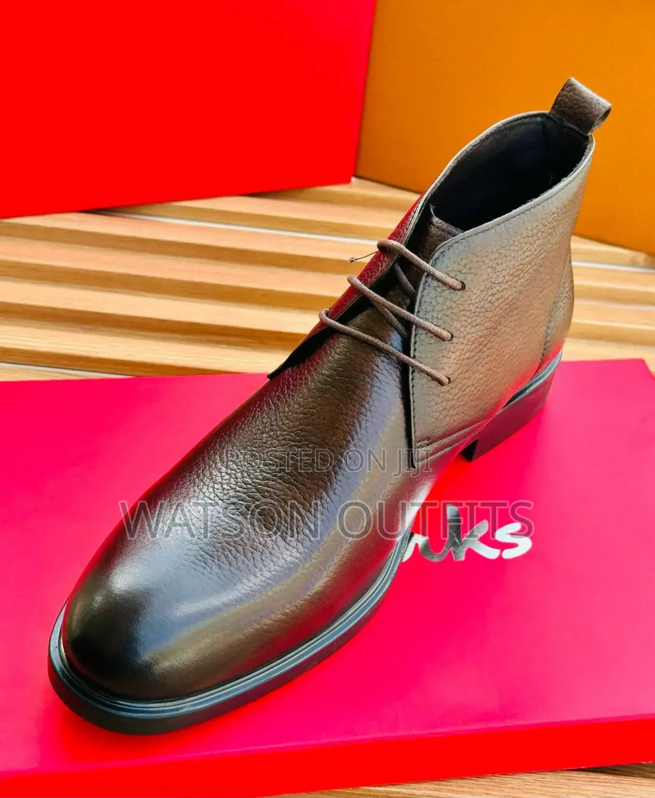 Clarks Ya Ngozi Ya Rangi Mbili
