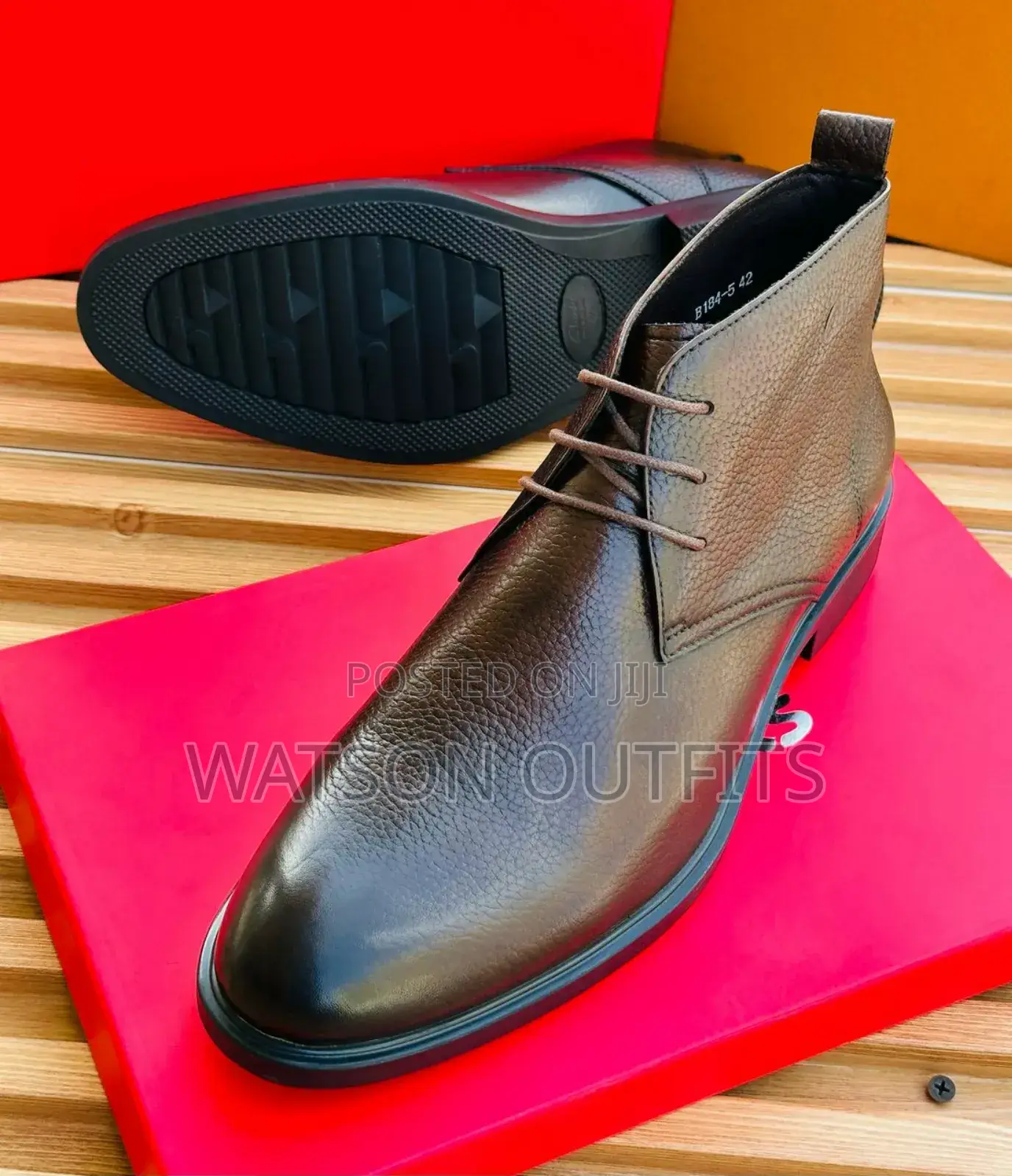 Clarks Ya Ngozi Ya Rangi Mbili