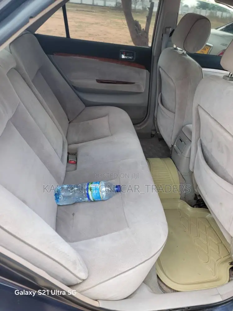 Toyota Mark II 2002 Blue