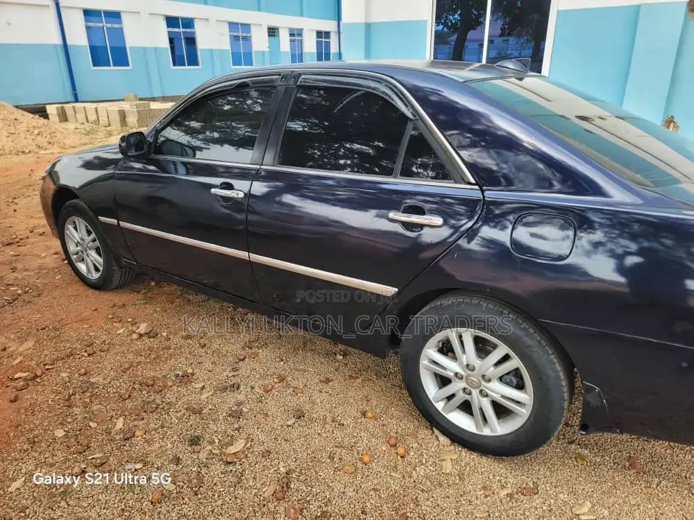 Toyota Mark II 2002 Blue