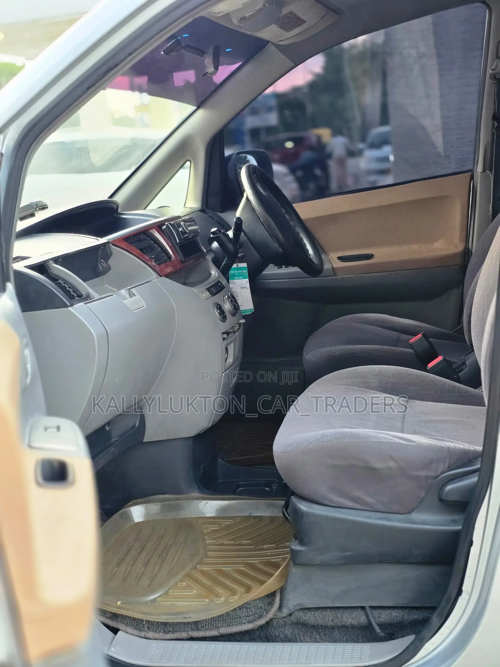 Toyota Noah 2003 Silver