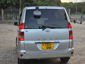 Toyota Noah 2003 Silver