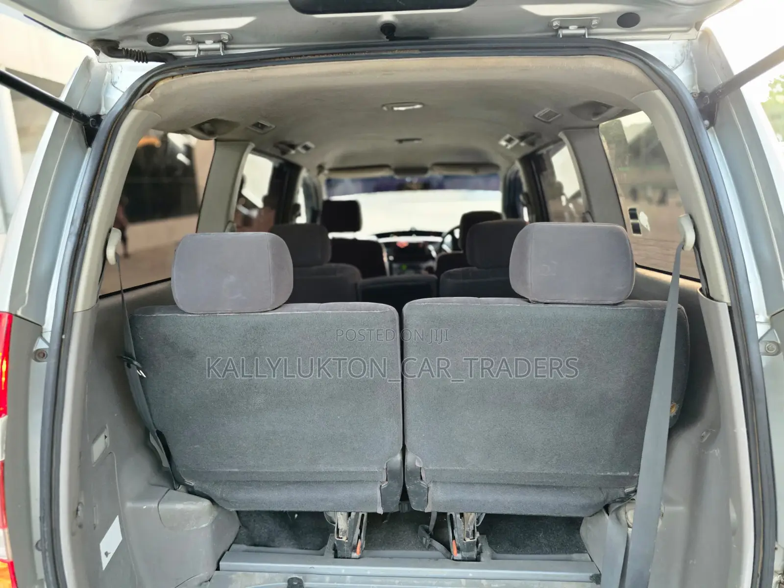 Toyota Noah 2003 Silver