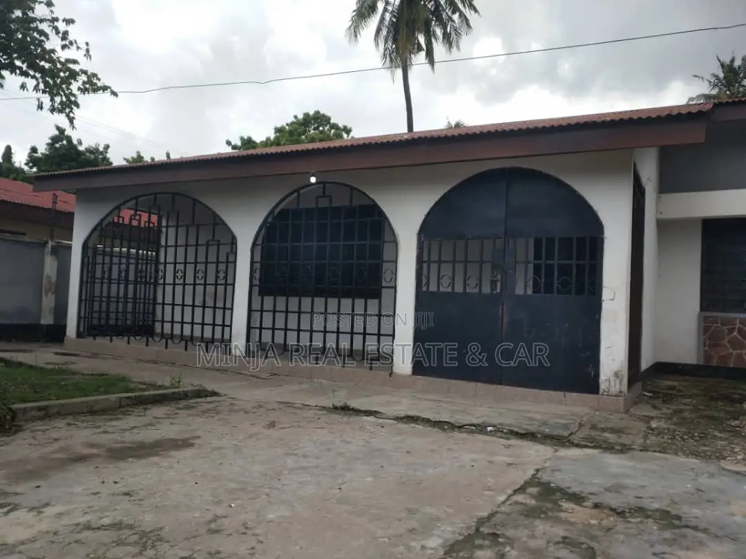 6bdrm House in Tabata for sale