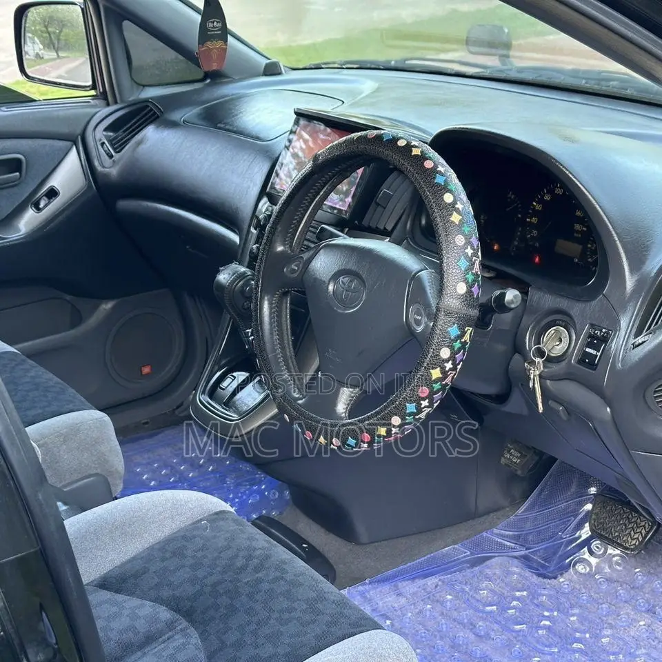 Toyota Harrier 2.4 16V 2000 Black