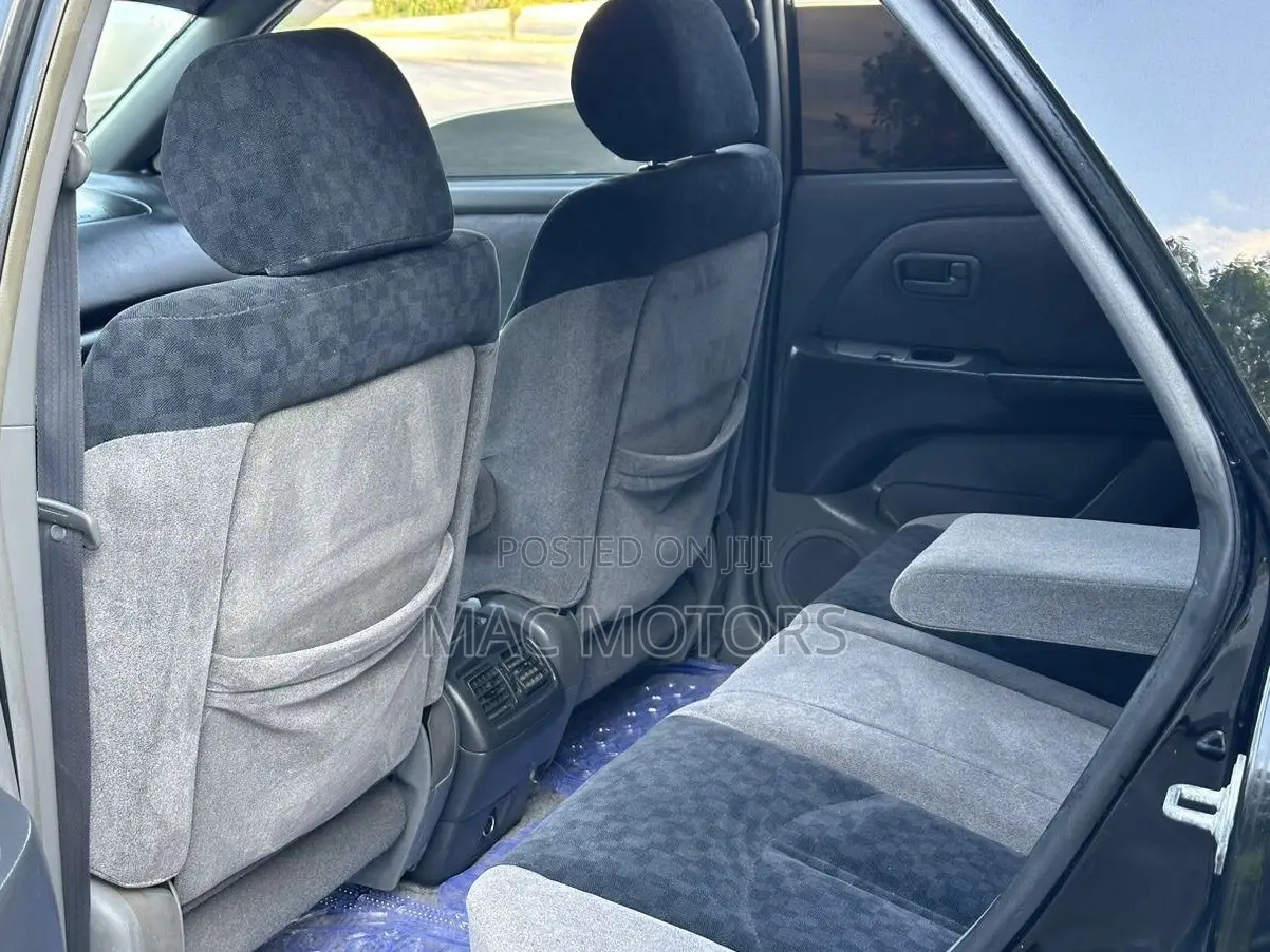 Toyota Harrier 2.4 16V 2000 Black