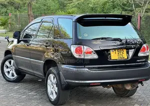 Toyota Harrier 2.4 16V 2000 Black