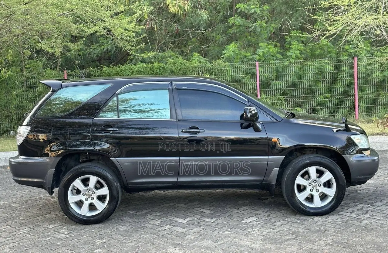 Toyota Harrier 2.4 16V 2000 Black