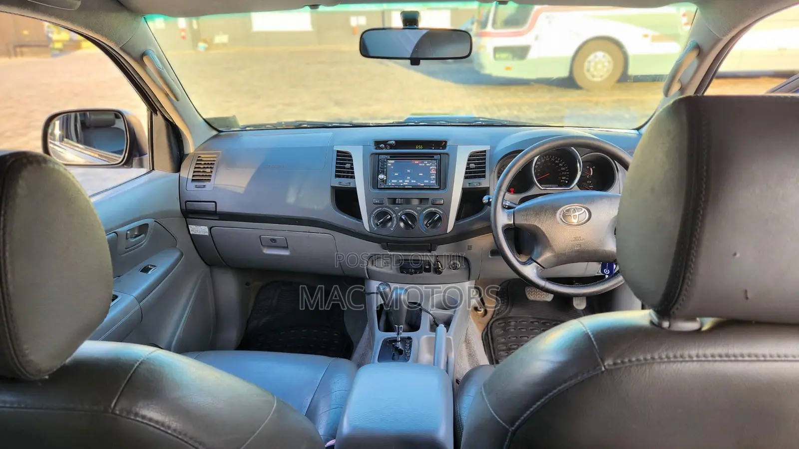 Toyota Hilux 2006 Blue