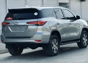 Toyota Fortuner 2.8 D AWD 2019 Silver