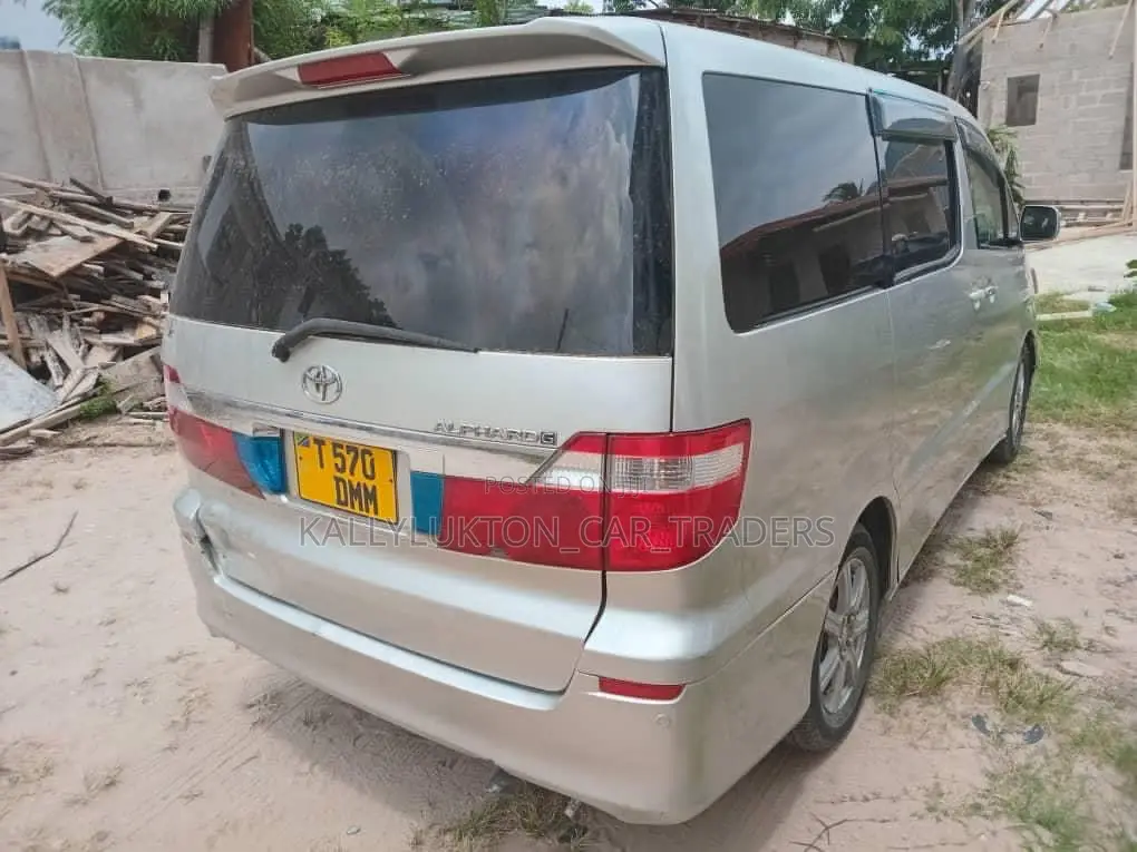 Toyota Alphard 2005 Silver