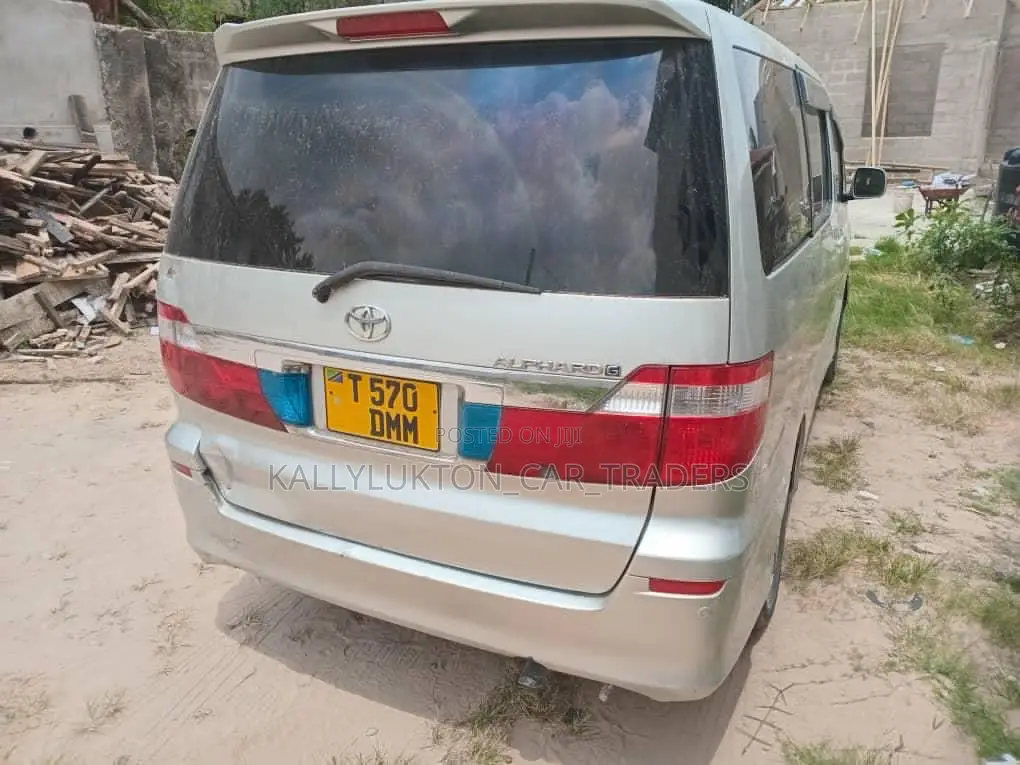 Toyota Alphard 2005 Silver