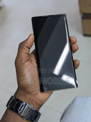 Fujitsu Arrows NX9 F-52A 128 GB Gold