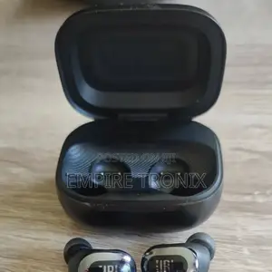 JBL Live Buds 3: Anc Earbuds With Smart Display