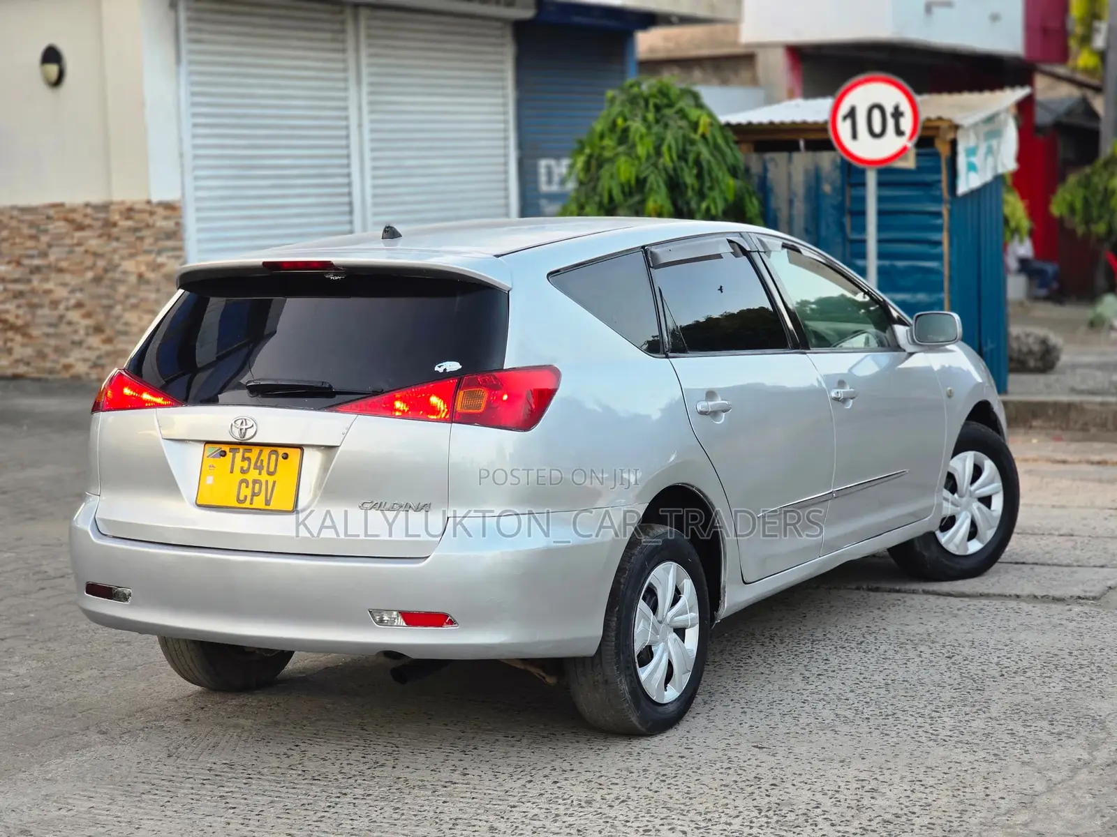 Toyota Caldina 2004 Silver