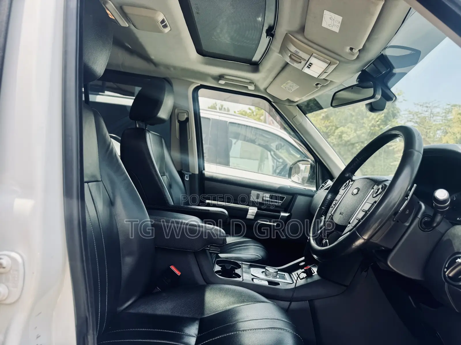 Land Rover Discovery 2015 White