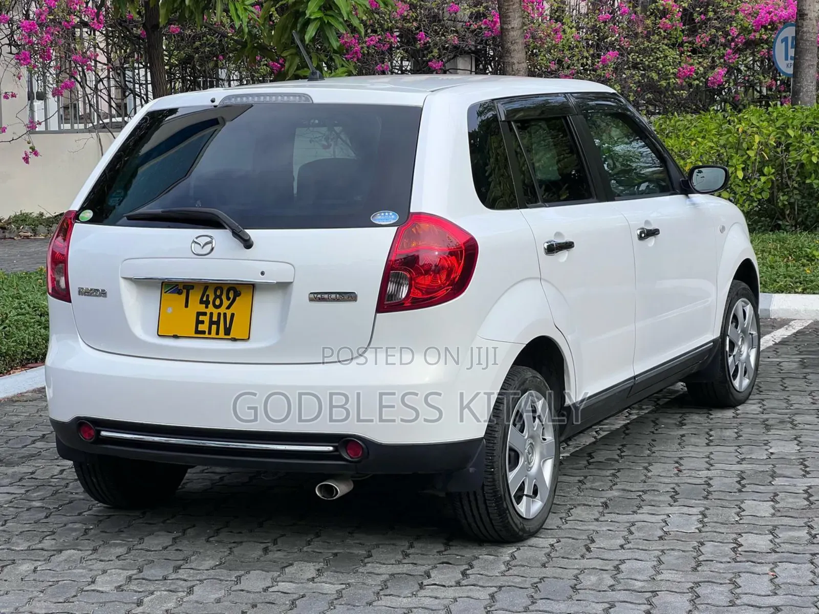 Mazda Verisa 2010 White